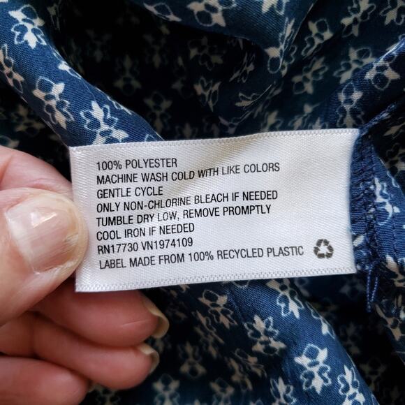 Knox Rose Blue Geometric Faux Wrap Wide Bell Sleeve Tie Front Top Medium - Picture 12 of 12